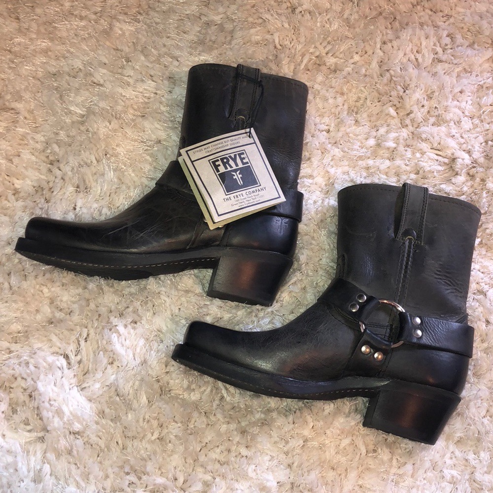 Frye 8R Harness Boots Size 7.5 fits like Size 8